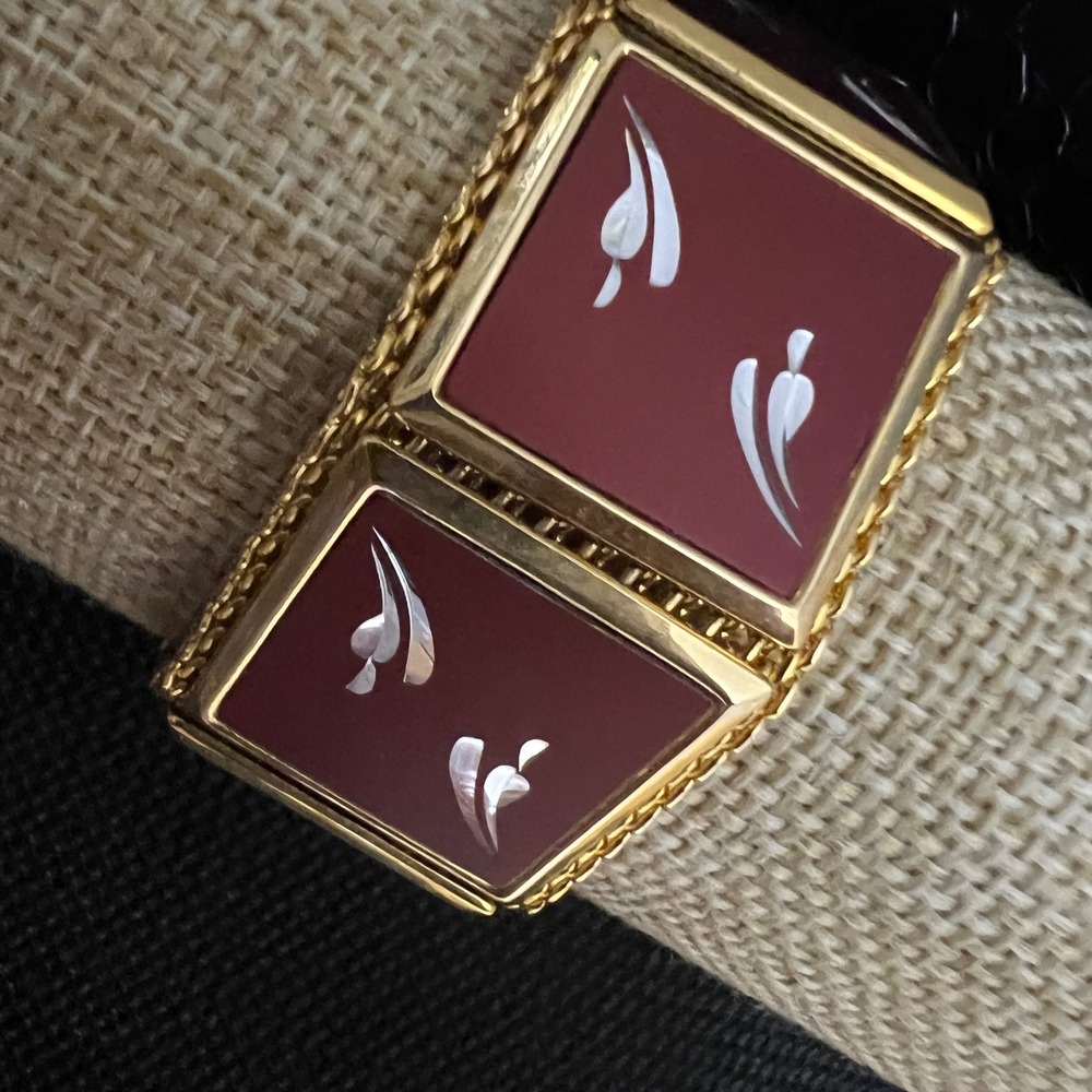 Vintage Gold Mesh Burgundy Enamel Mother of Pearl Inlay Bracelet Size 7 Retro